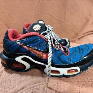 Nike  Blue and Red Sneakers